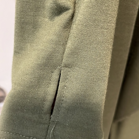 Women’s hi/lo top. - Picture 4 of 5